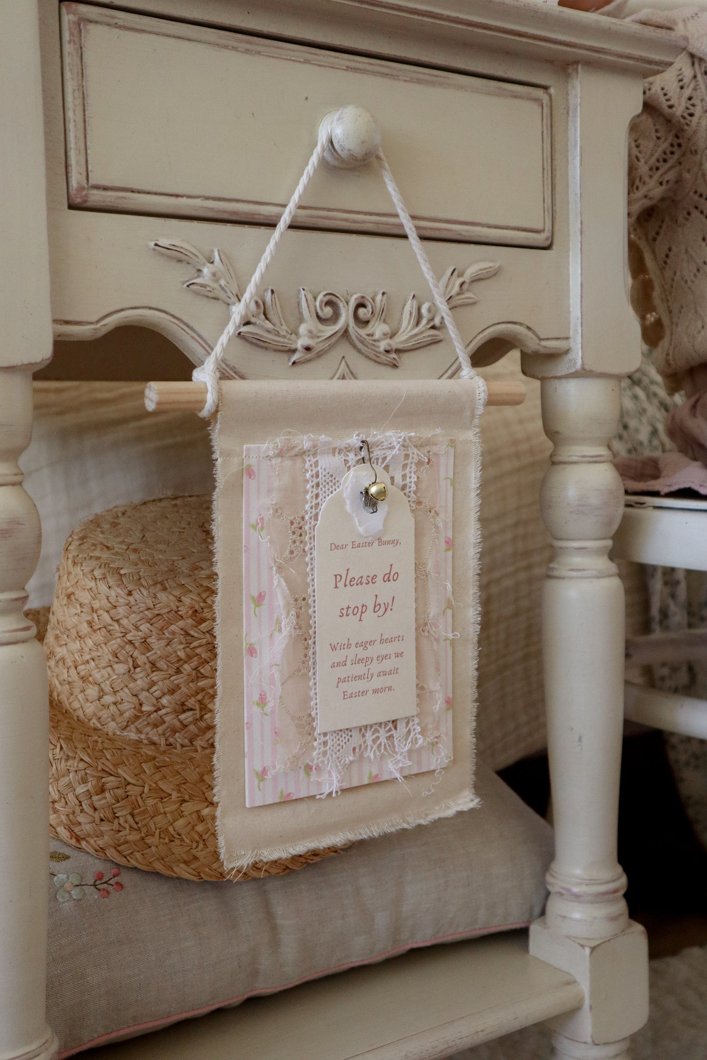 Layered Hanger | Custom Colours, Tags & Themes